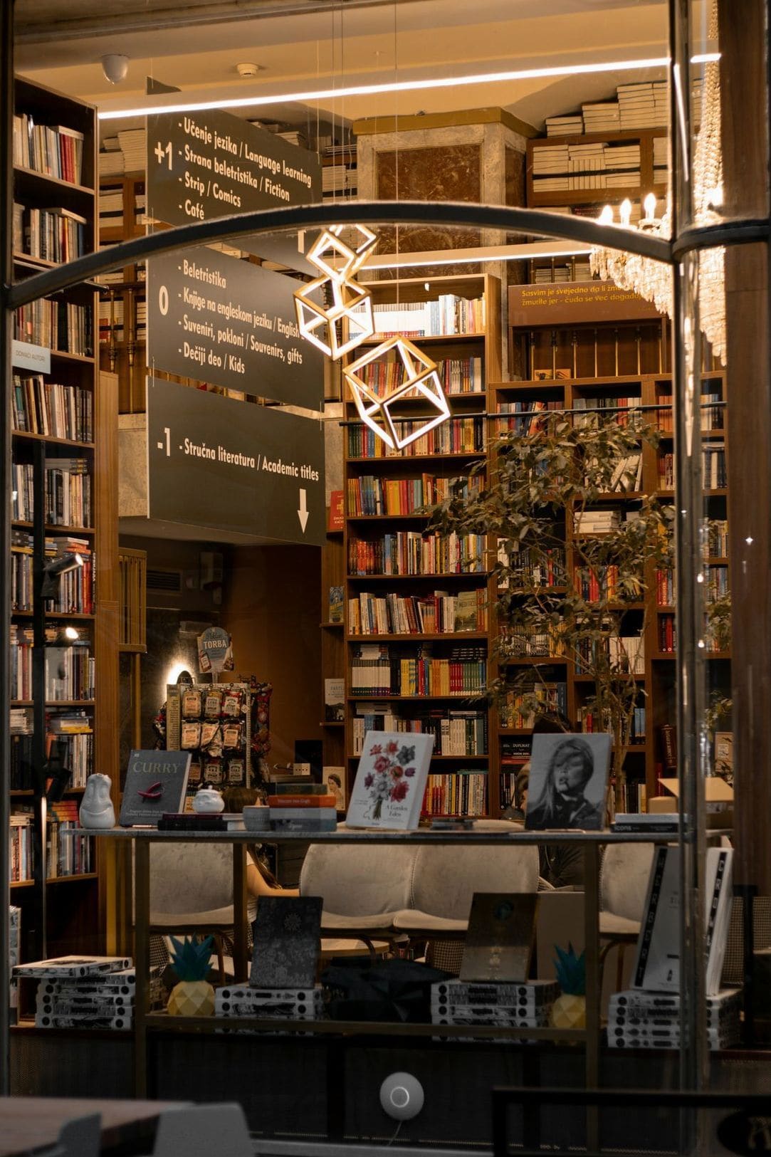 Bücherhafen 7